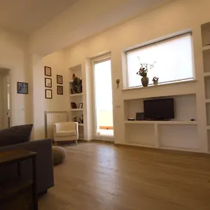 https://sunny-flaminio-terrace-penthouse.it-romehotels.com